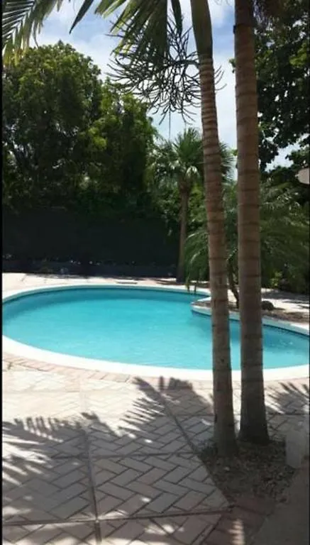 דירות נסאו Leslie'S Estates