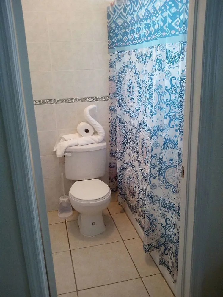 דירות נסאו Leslie'S Estates 0*,