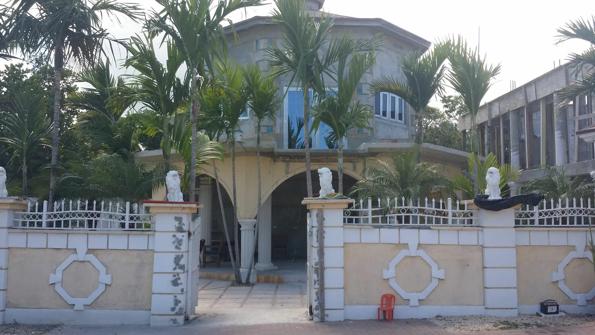 Leslie'S Estates Daire Nassau