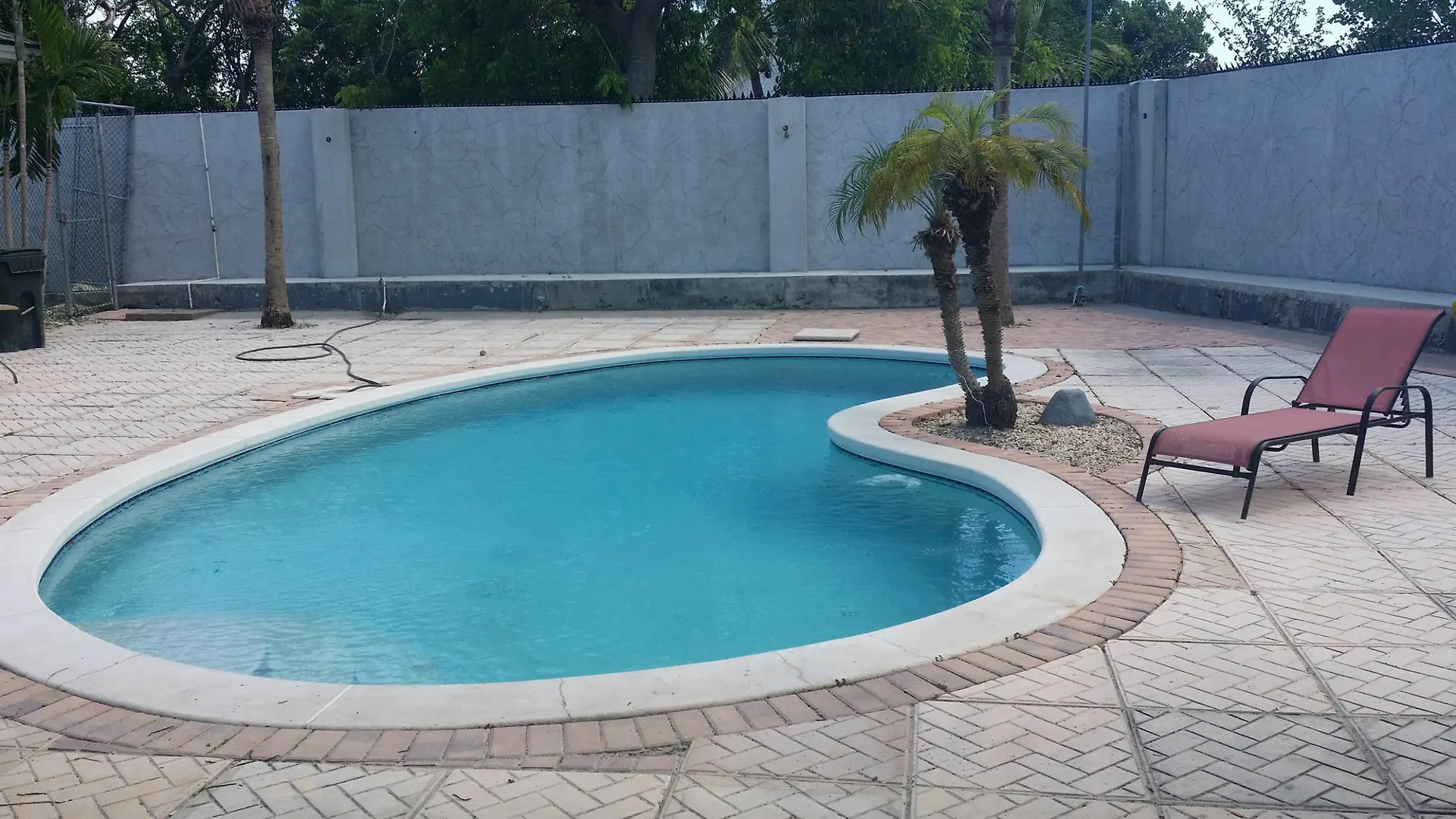 Leslie'S Estates Daire Nassau